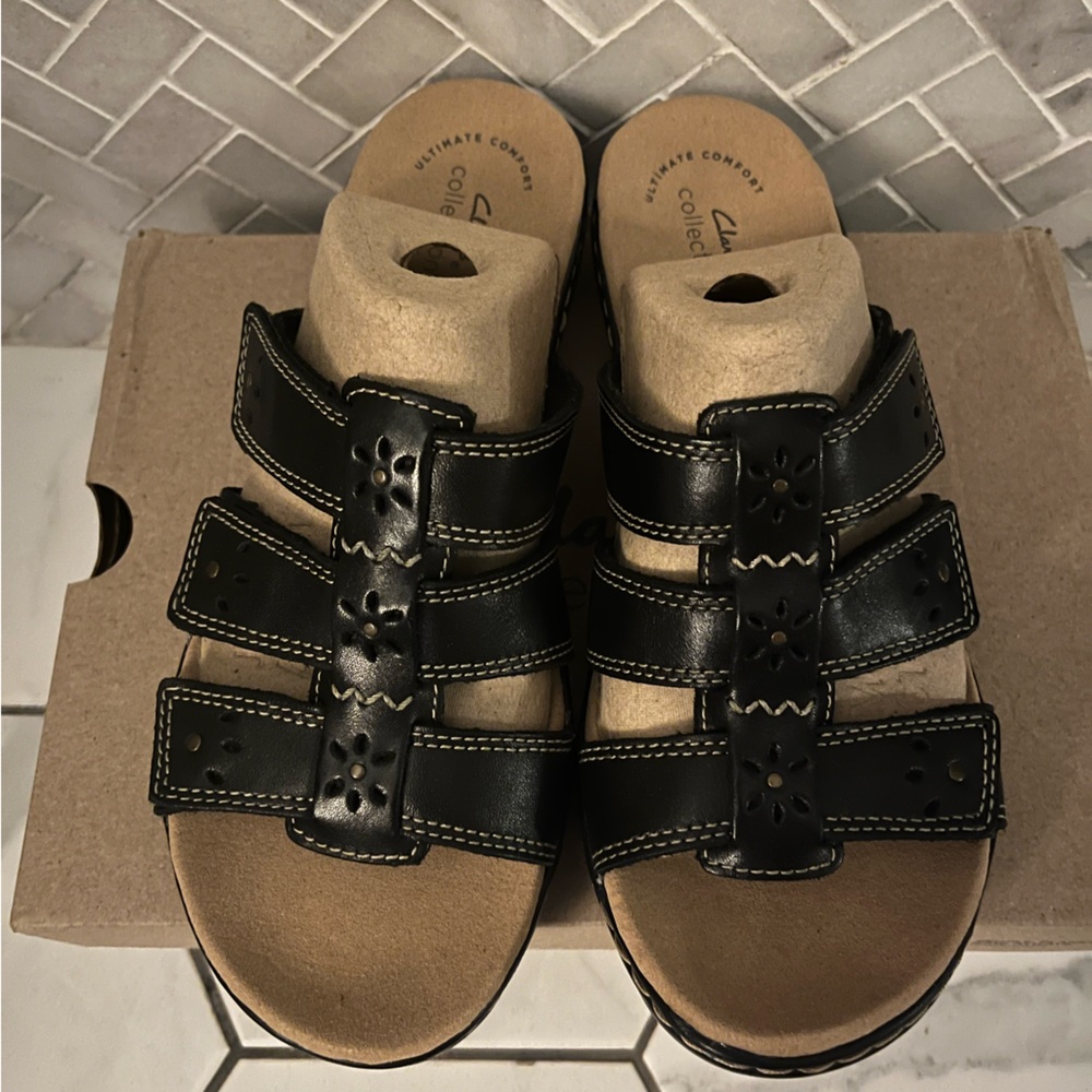 Clarks Black leather Orthopedic Sandals with Adjustable Straps